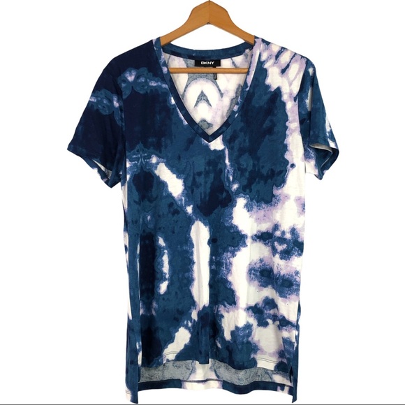 DKNY -V-Neck Tie-Dyed T-Shirt. Ink Moonstone Color